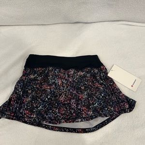 Lululemon - Pace Rival MR Skirt - size:2 - color: Floral Spray Multi
